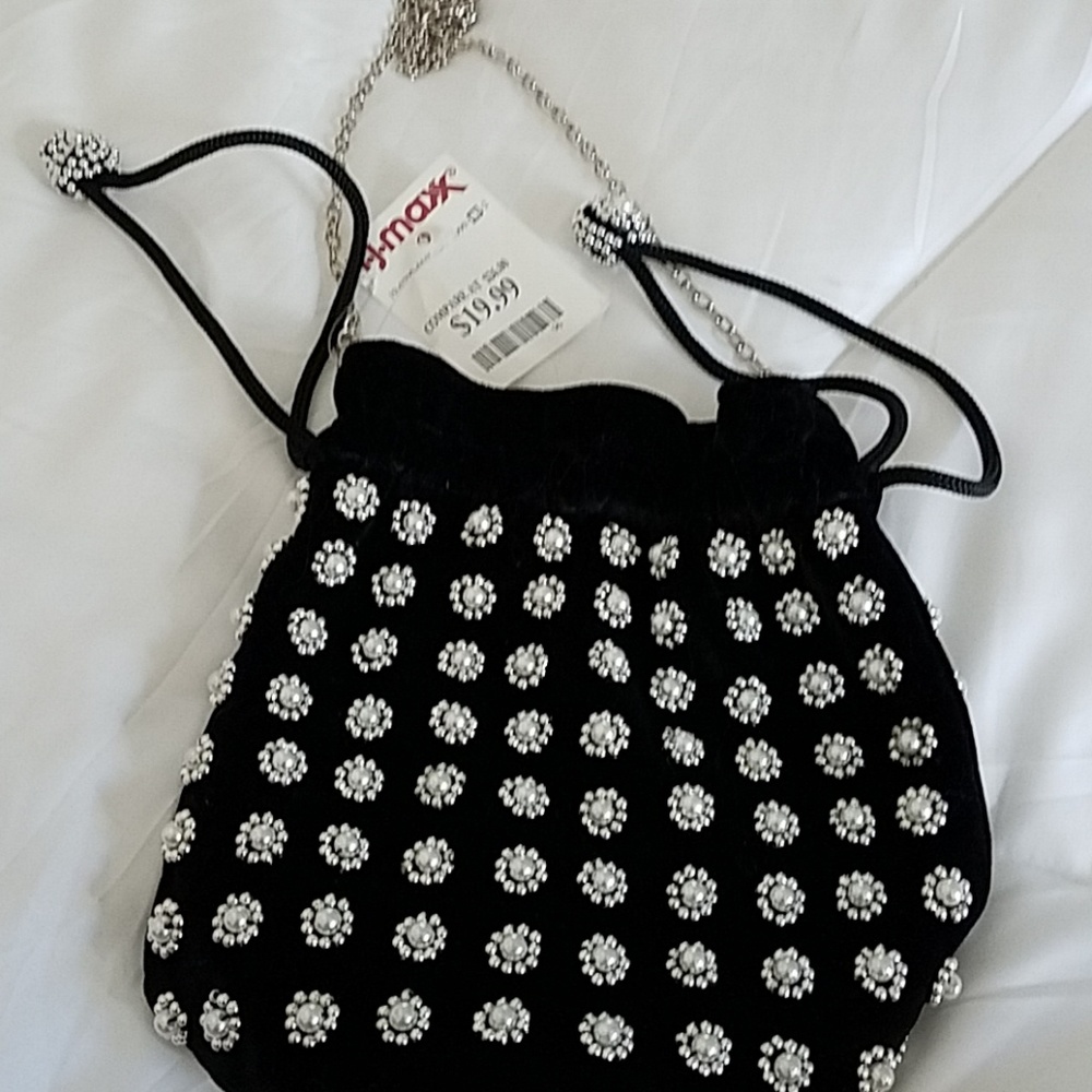 Adorable black beaded cinch bag